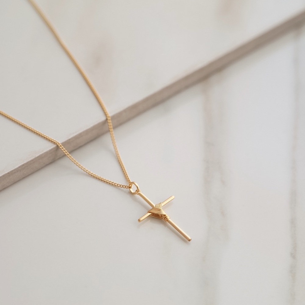 Cross Necklace | 18k Gold Filled - Picture 5 of 8